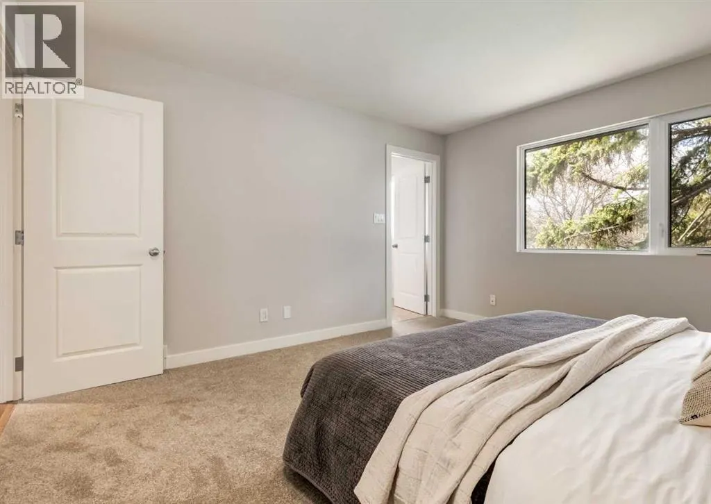176 Mapleburn Drive SE