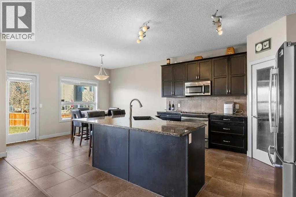 38 Everhollow Green SW