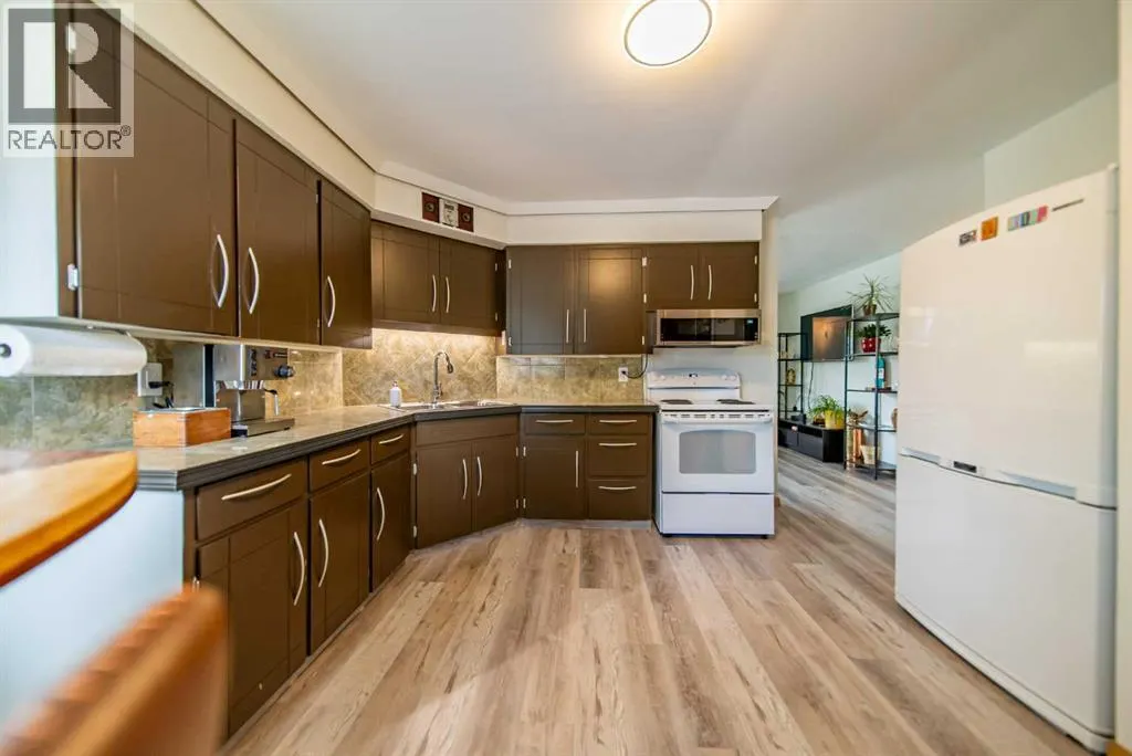 84 Waterloo Drive SW