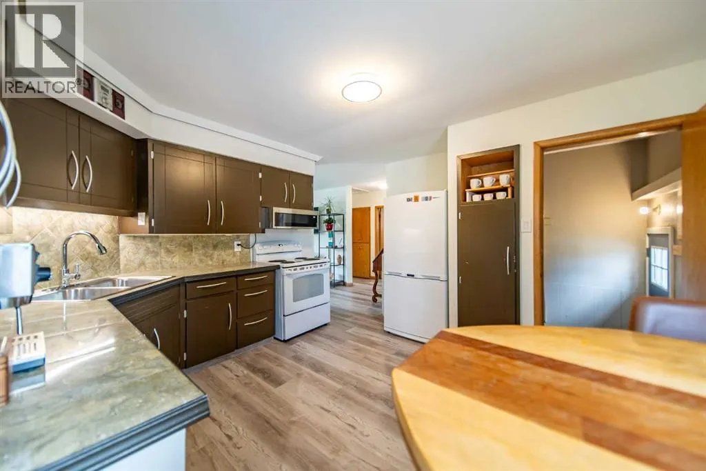 84 Waterloo Drive SW