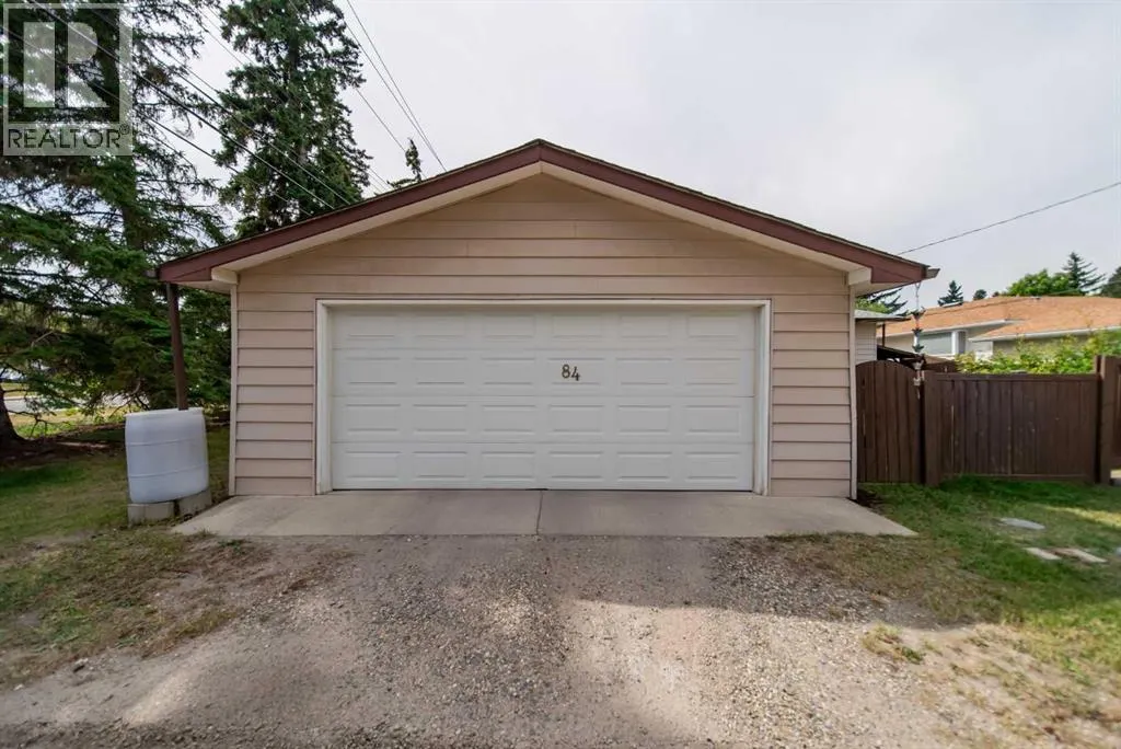 84 Waterloo Drive SW