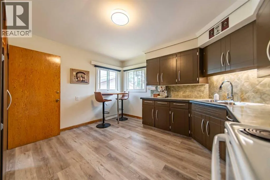 84 Waterloo Drive SW