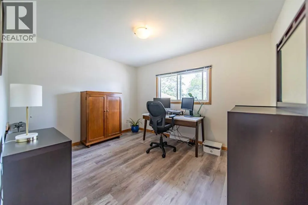 84 Waterloo Drive SW