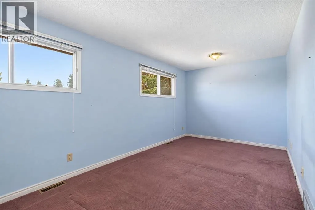 331 Oakfern Crescent SW