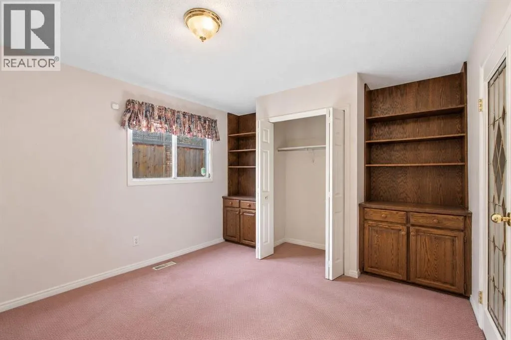 331 Oakfern Crescent SW