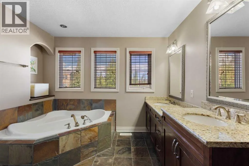 75 Discovery Ridge Mount SW
