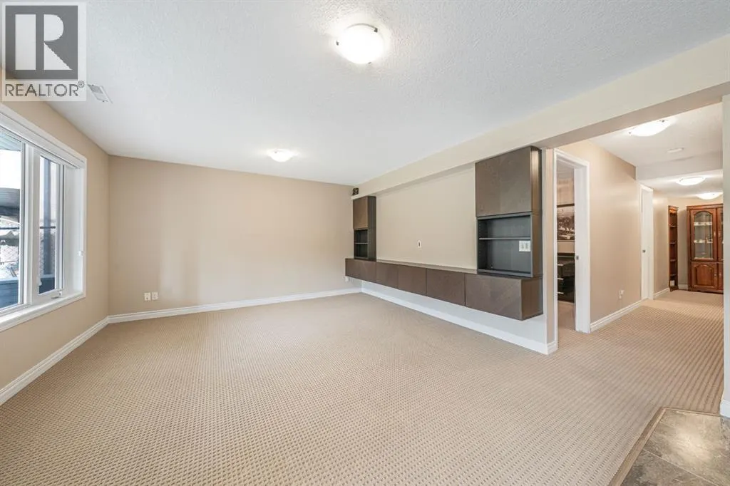 240 everglade Circle SW