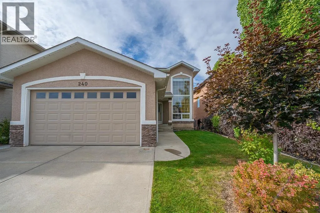 240 everglade Circle SW