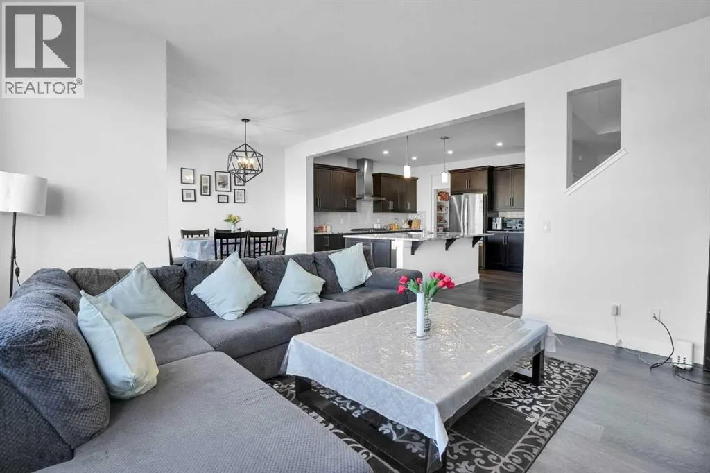 314 Corner Meadows Way NE