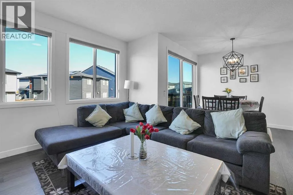 314 Corner Meadows Way NE