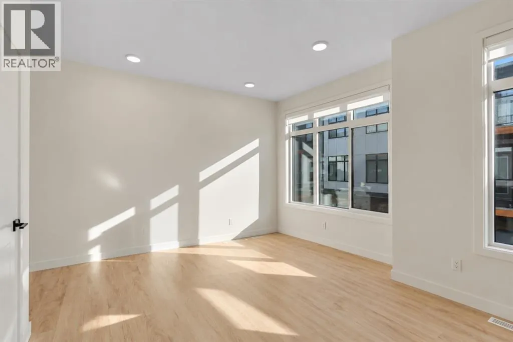 407, 562 Seton Circle SE
