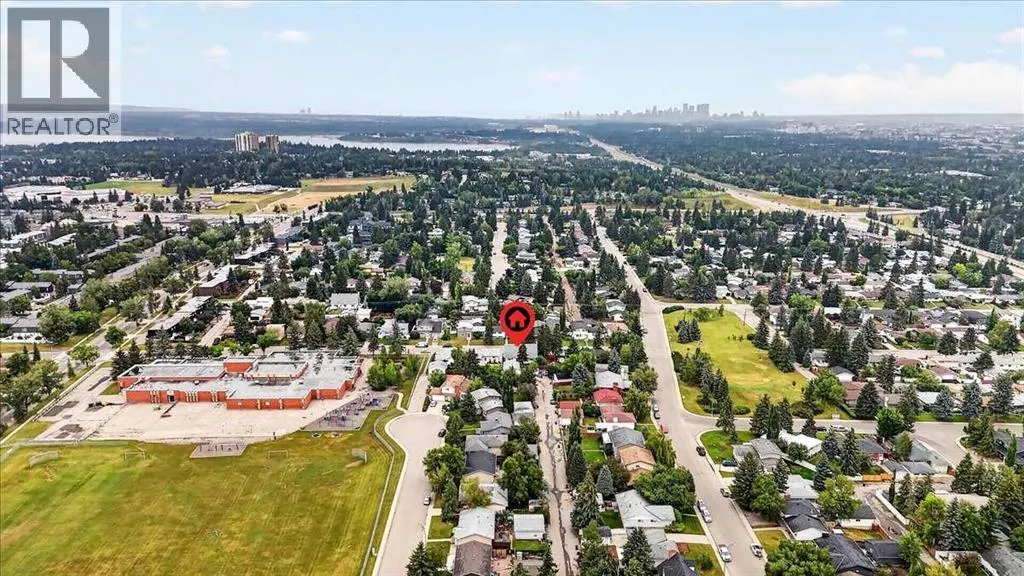 1707 107 Avenue SW