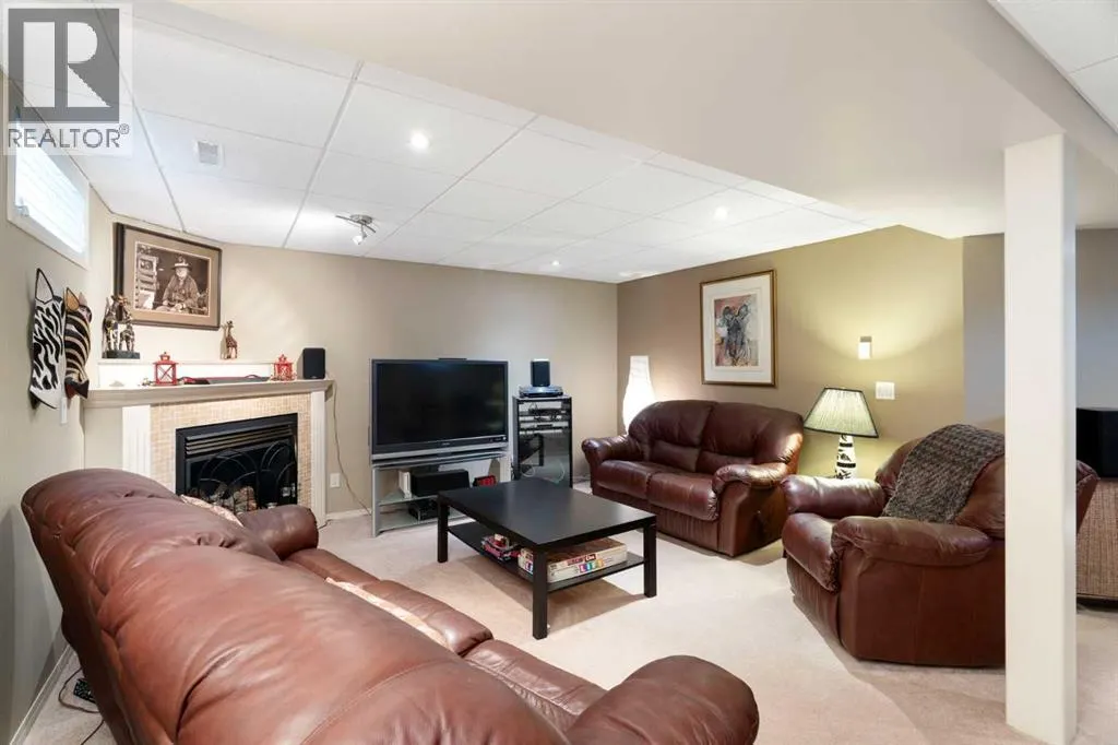 212 Whiteview Bay NE