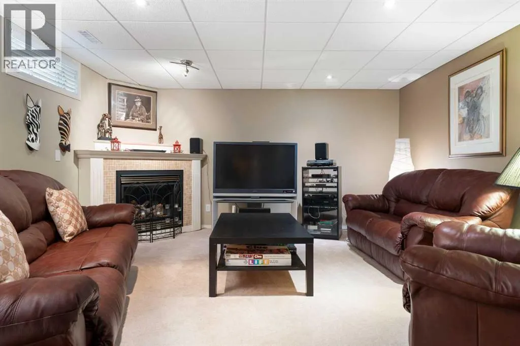 212 Whiteview Bay NE