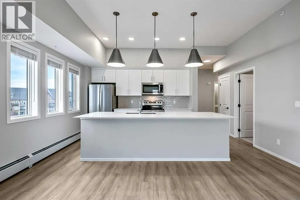 402, 140 Mahogany Street SE