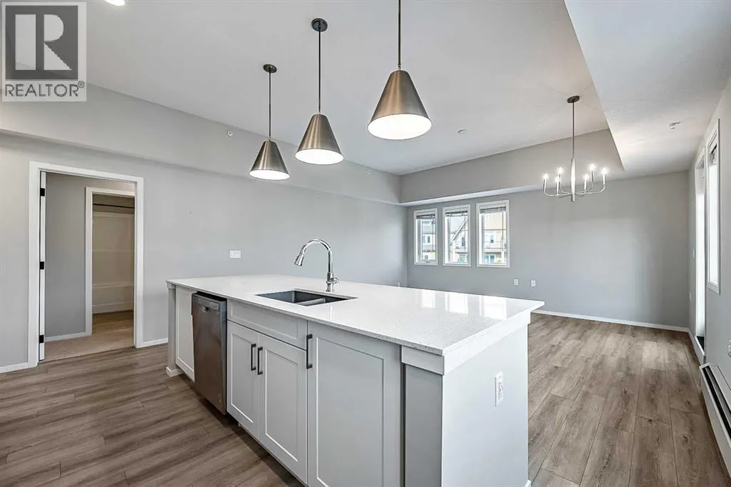 402, 140 Mahogany Street SE