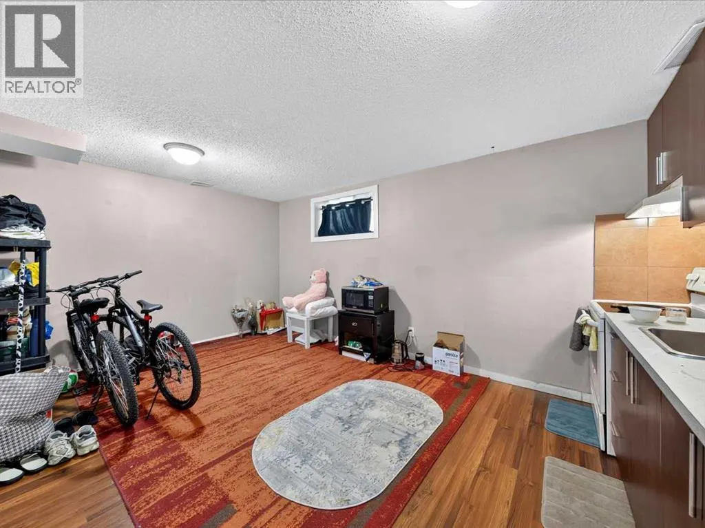 421 Martindale Drive NE