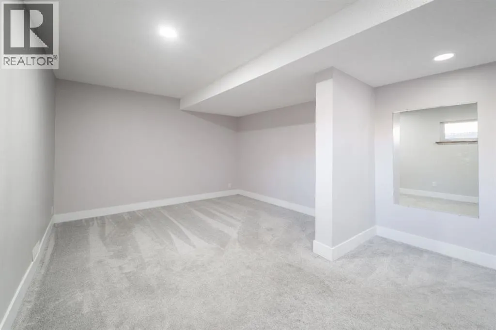 162 Maclaren Crescent