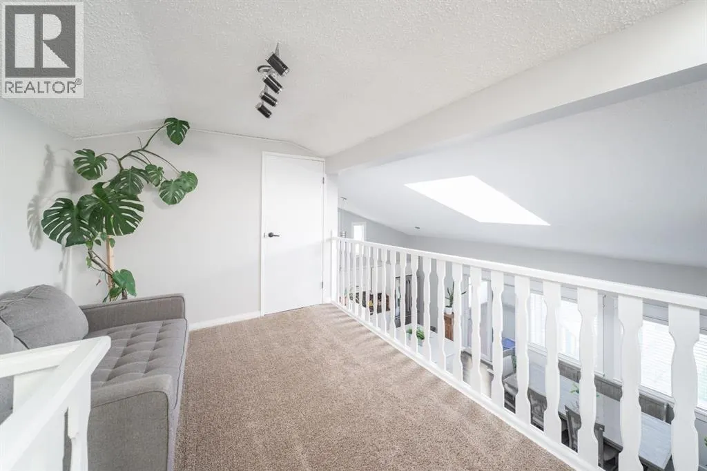 162 Maclaren Crescent