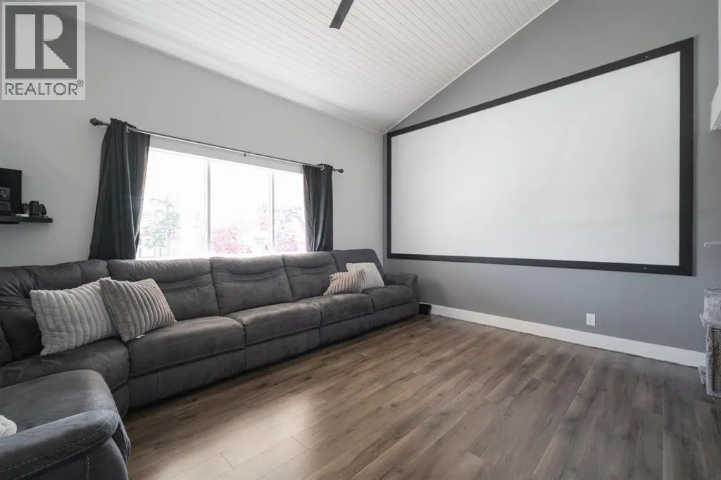 162 Maclaren Crescent