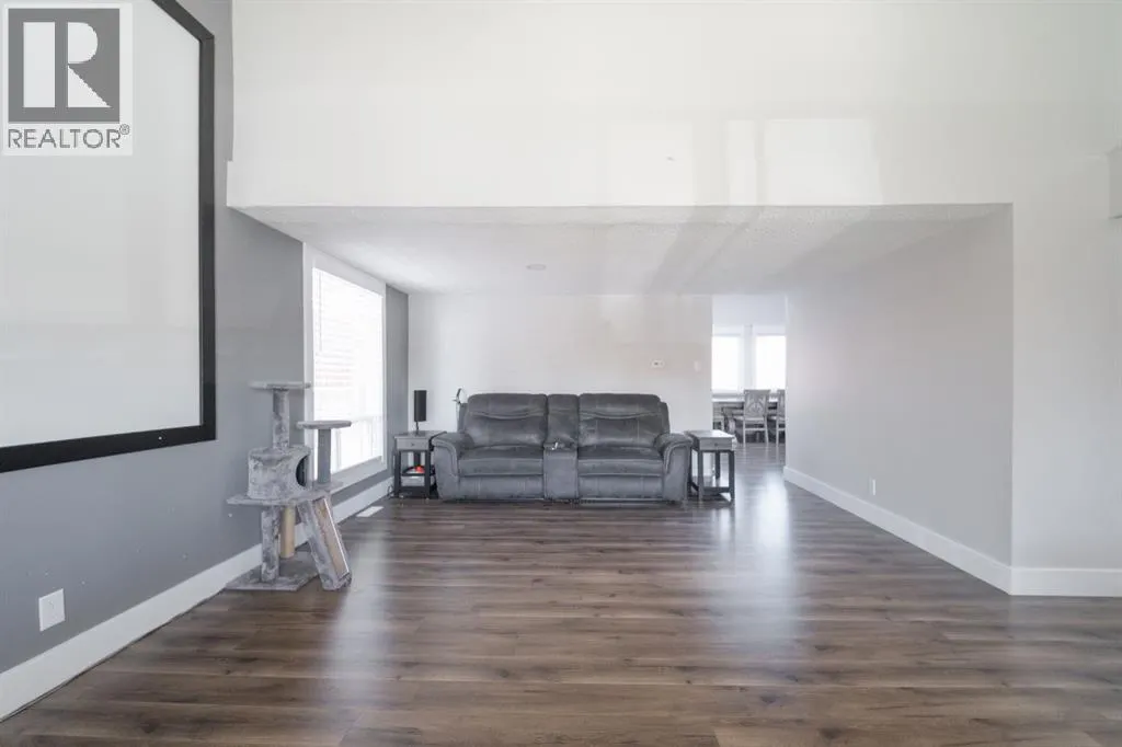 162 Maclaren Crescent