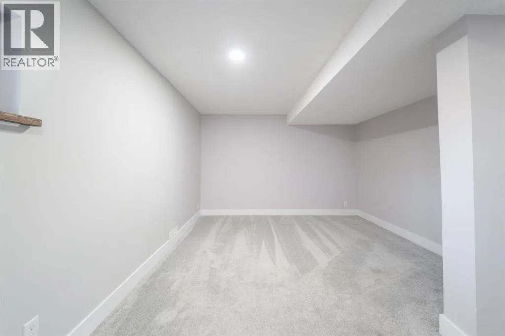 162 Maclaren Crescent