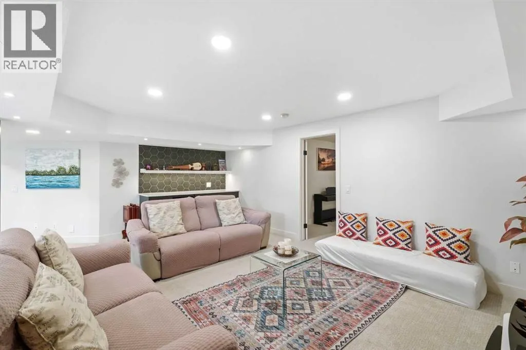 28 Bearspaw Acres