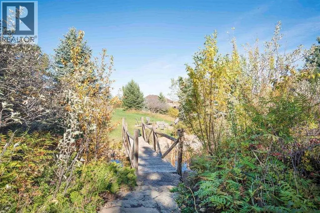 28 Bearspaw Acres