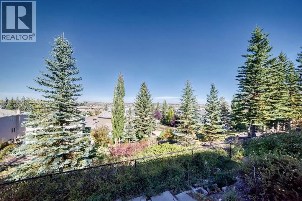 255 Edgebrook Park NW