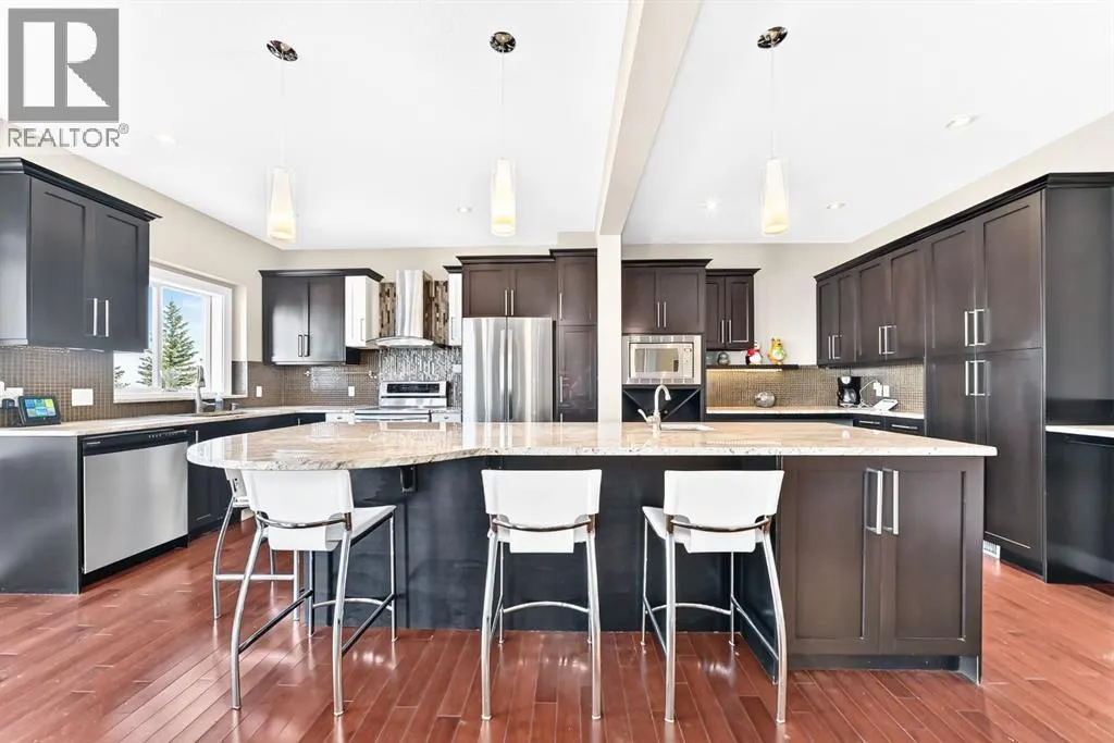 255 Edgebrook Park NW