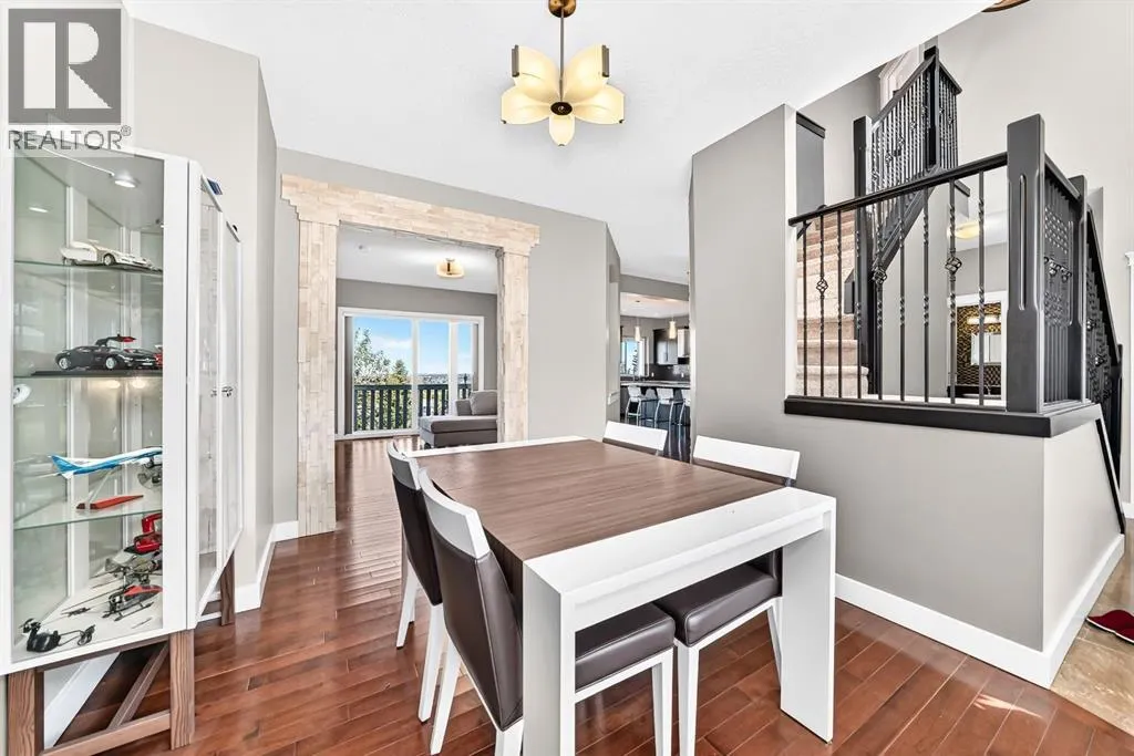 255 Edgebrook Park NW