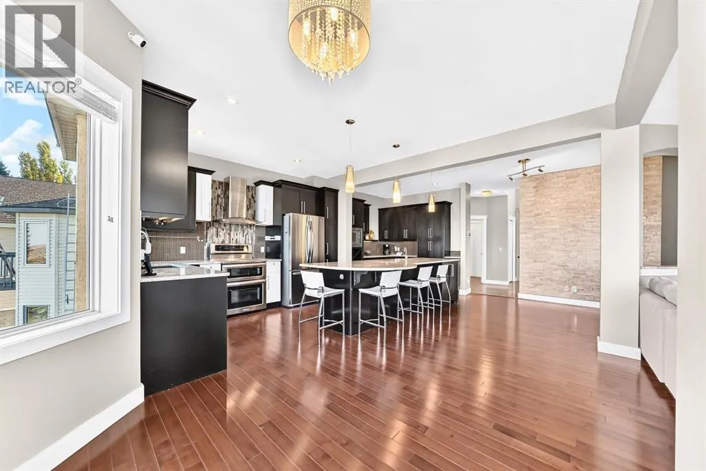 255 Edgebrook Park NW