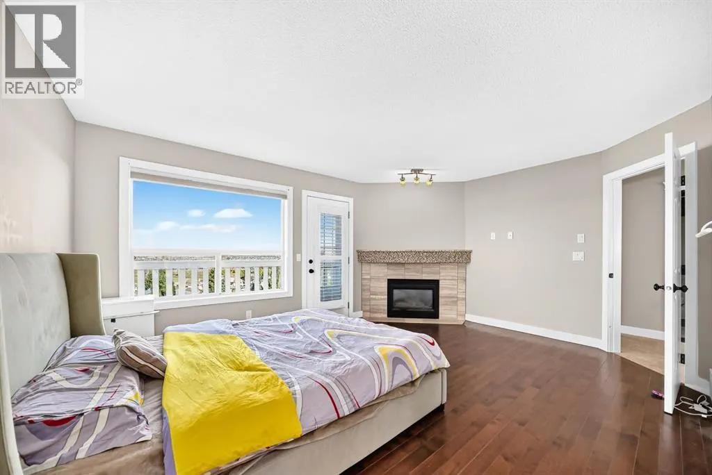 255 Edgebrook Park NW