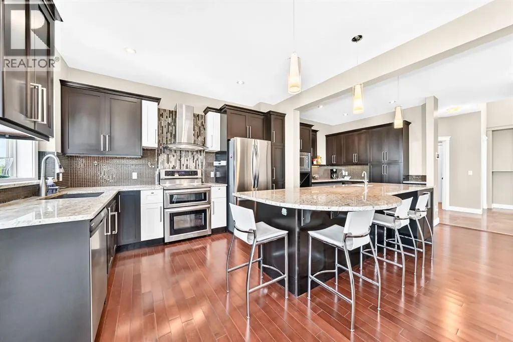 255 Edgebrook Park NW