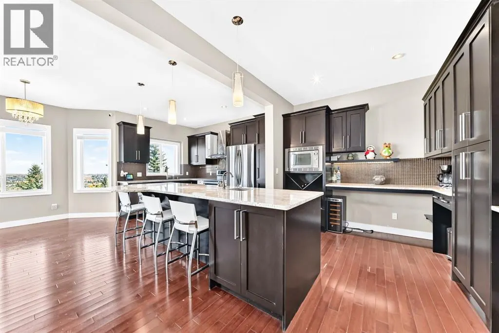255 Edgebrook Park NW