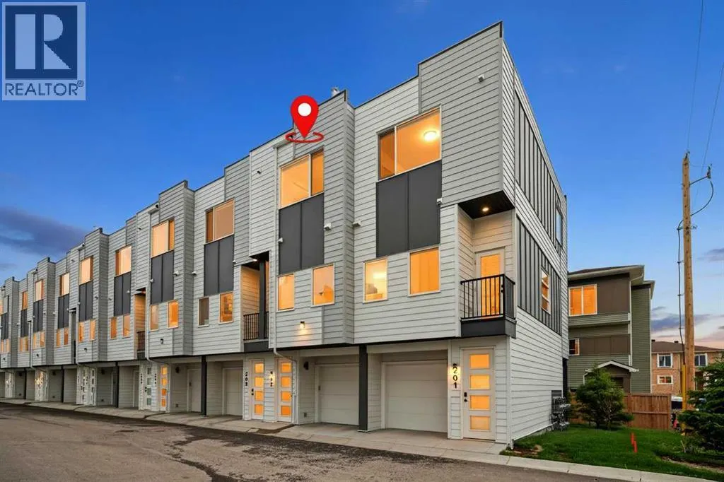 202, 101 Panatella Square NW