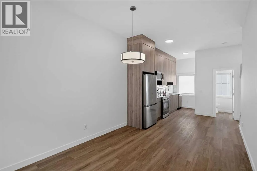 202, 101 Panatella Square NW