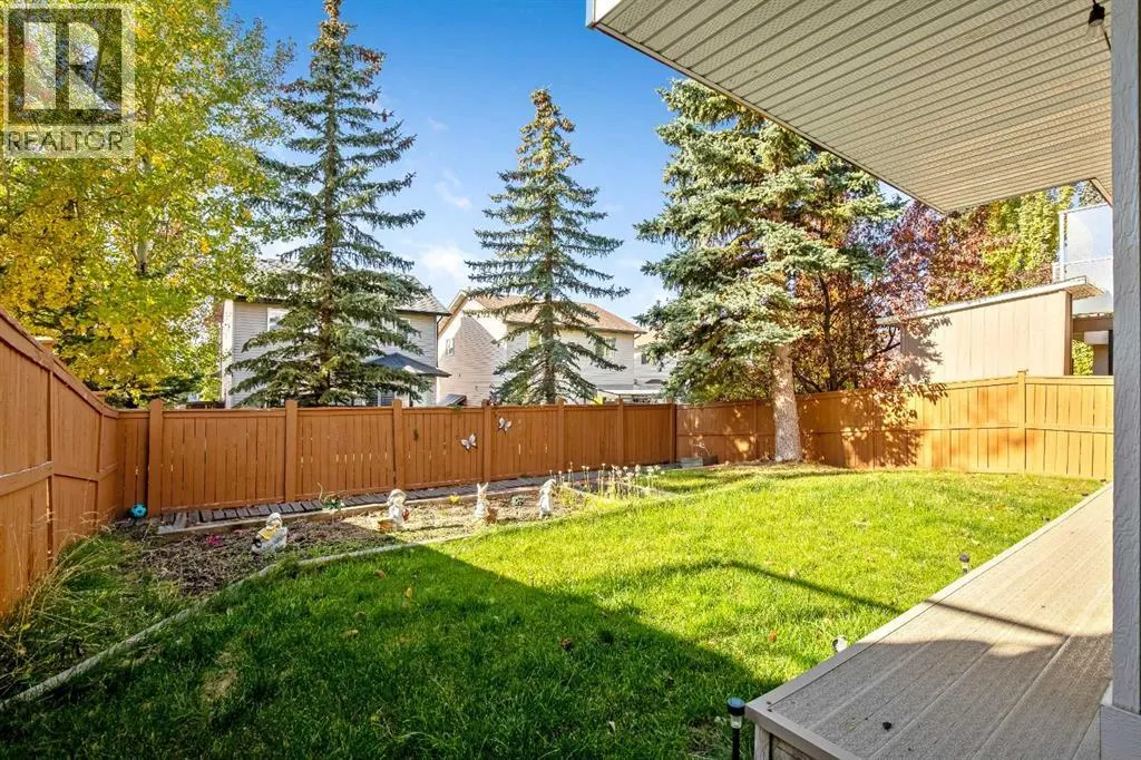 44 Rocky Ridge Close NW