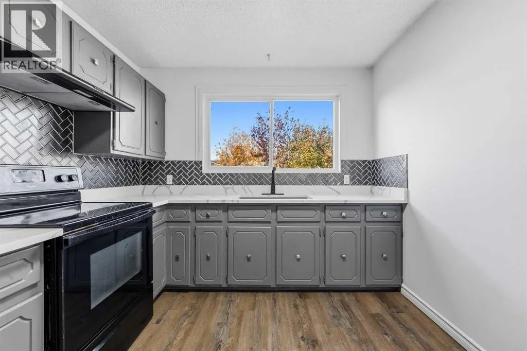 120 Whitefield Drive NE