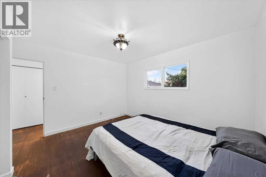 8 Hogarth Crescent SW