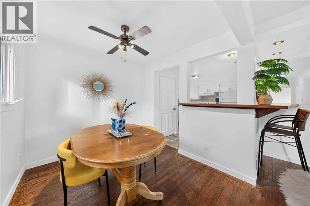 8 Hogarth Crescent SW