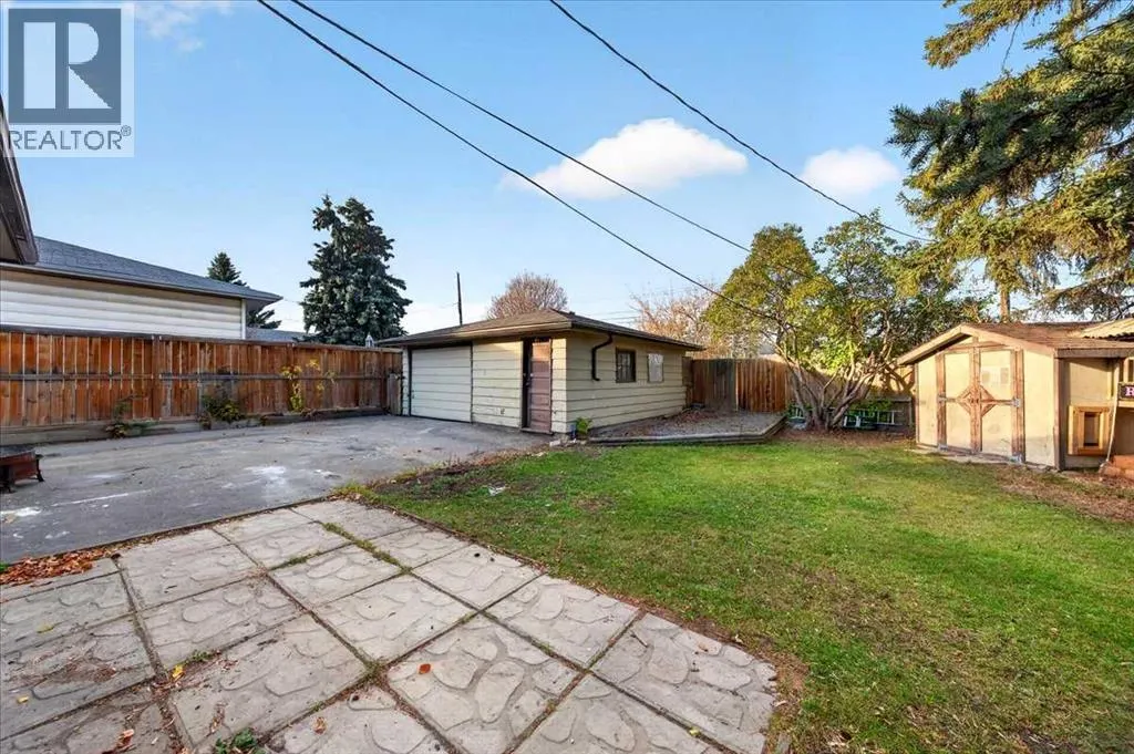 8 Hogarth Crescent SW