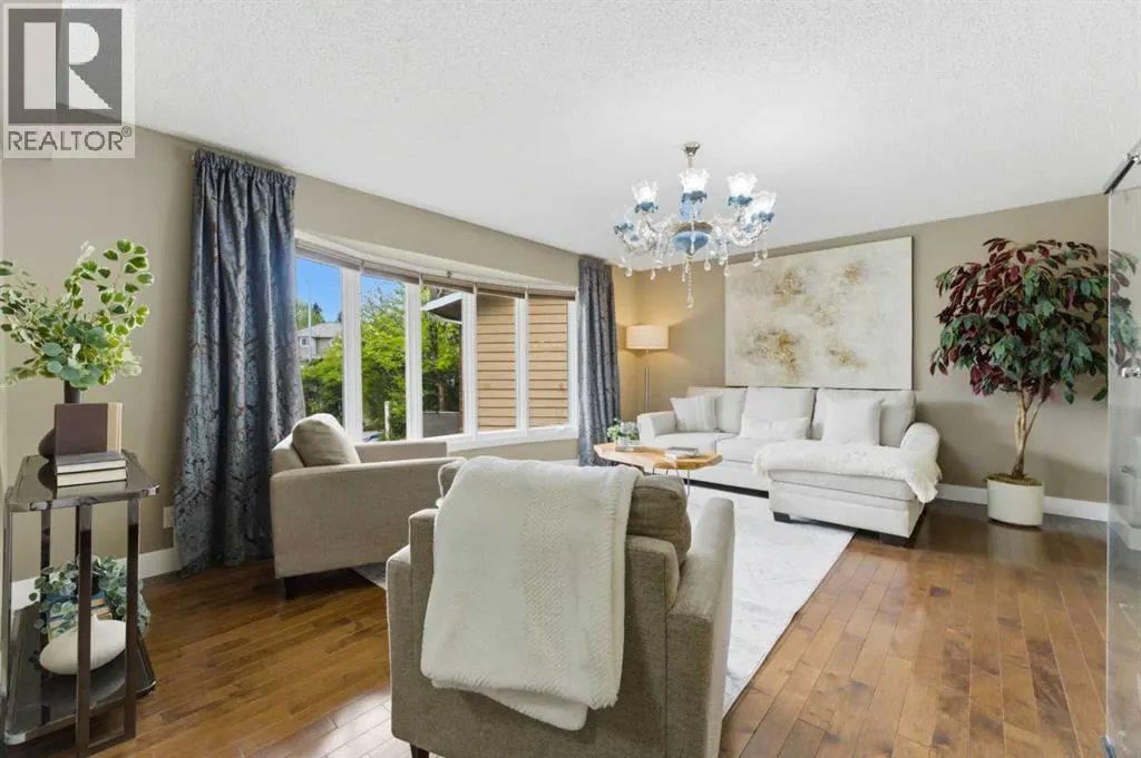 36 Varsity Estates Court NW