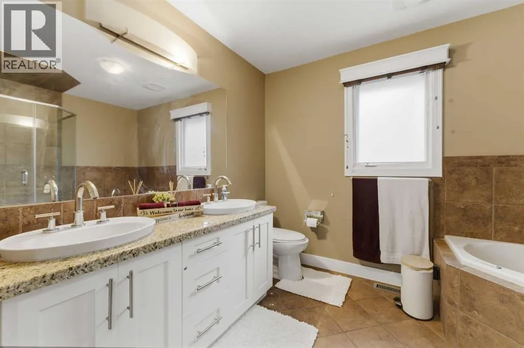 36 Varsity Estates Court NW