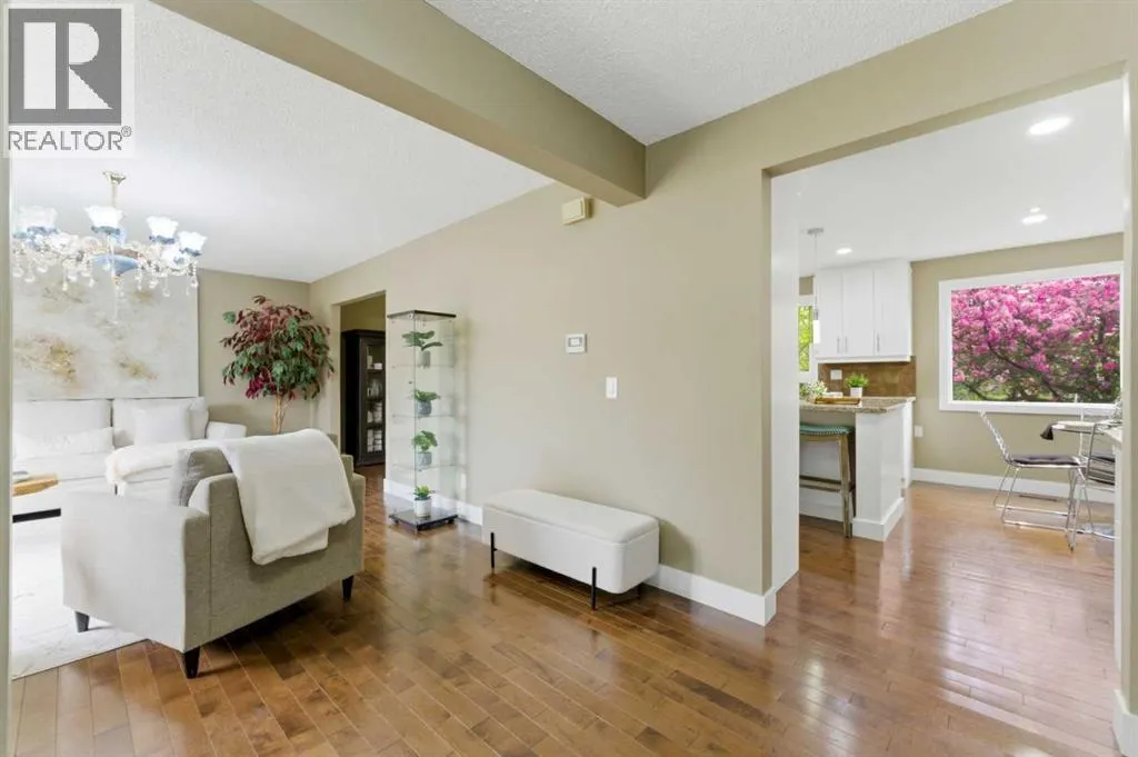 36 Varsity Estates Court NW