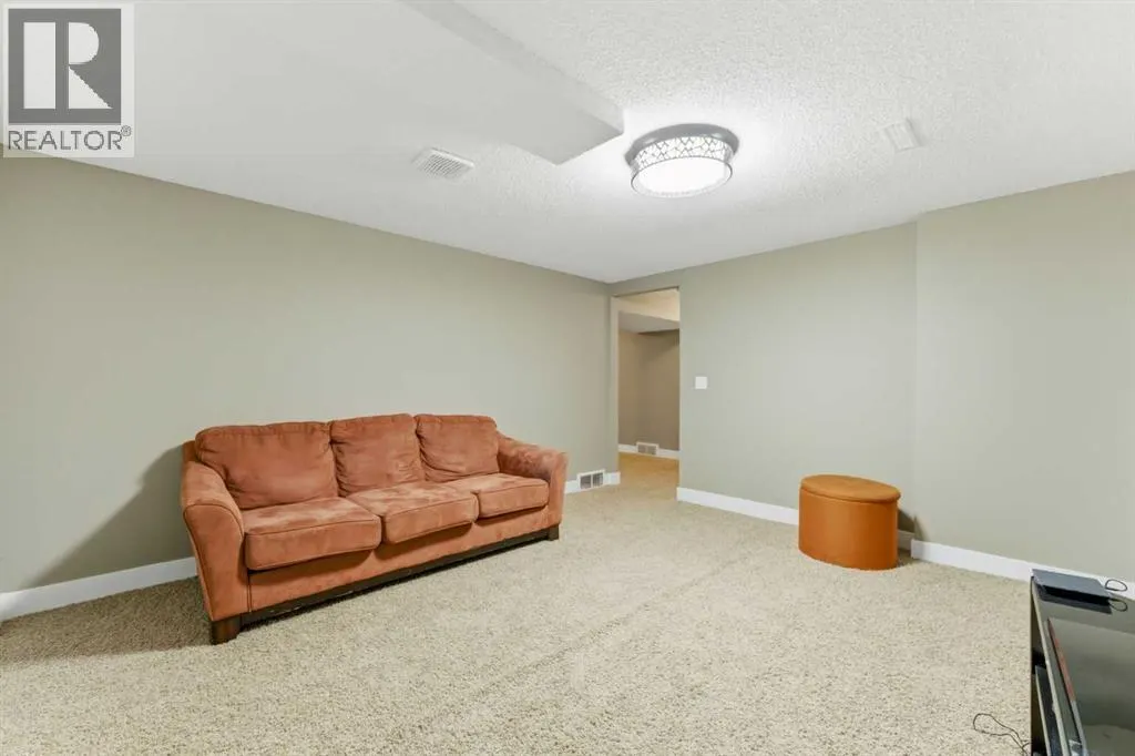 36 Varsity Estates Court NW
