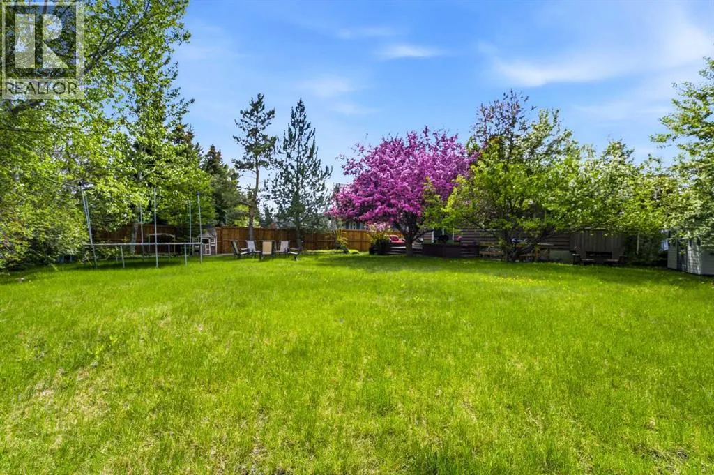 36 Varsity Estates Court NW