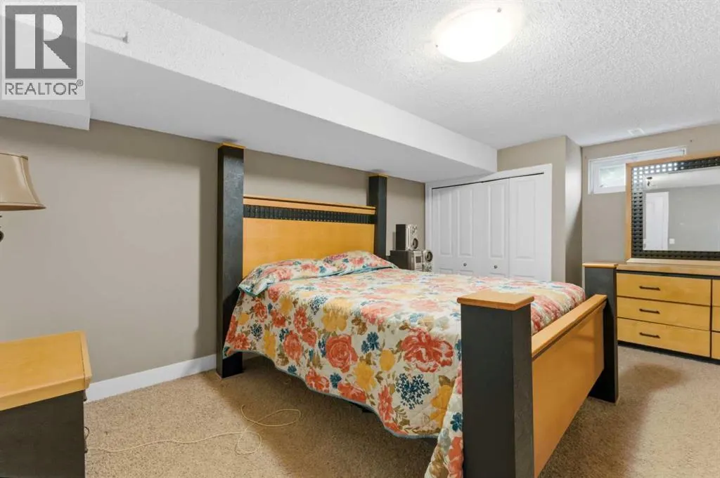 36 Varsity Estates Court NW