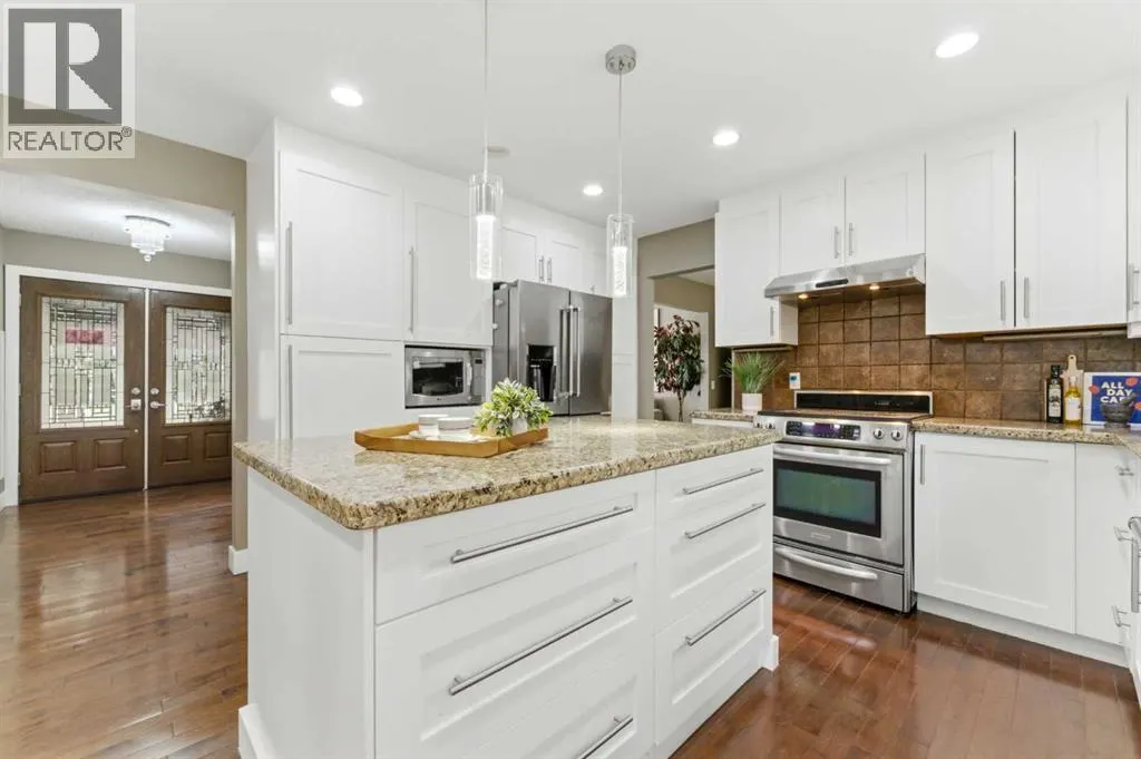 36 Varsity Estates Court NW