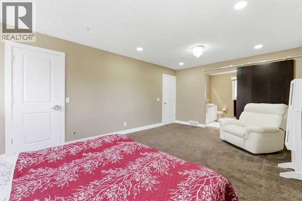 36 Varsity Estates Court NW